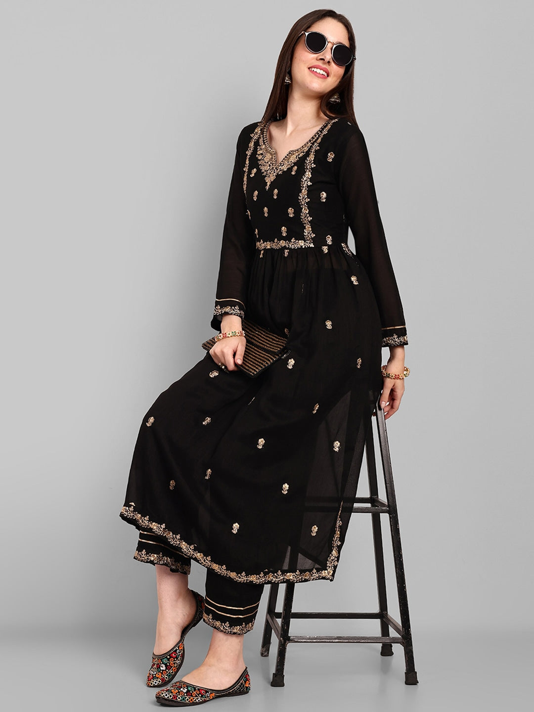 Women Floral Embroidered Regular Thread Work A-Line Kurta With Trousers