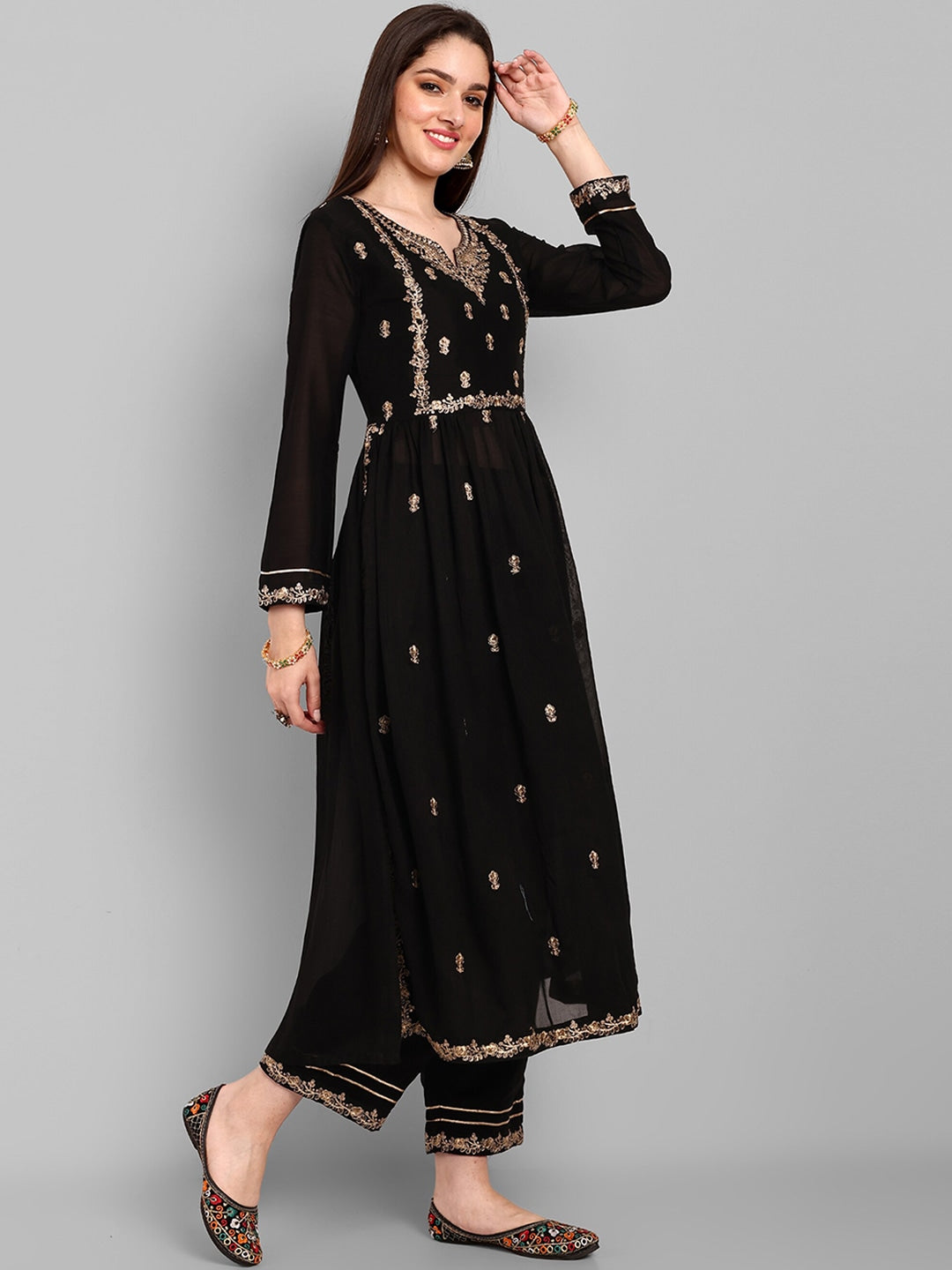 Women Floral Embroidered Regular Thread Work A-Line Kurta With Trousers